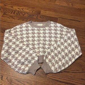 Altar'd State Taupe and Cream Houndstooth Crewneck Sweater
